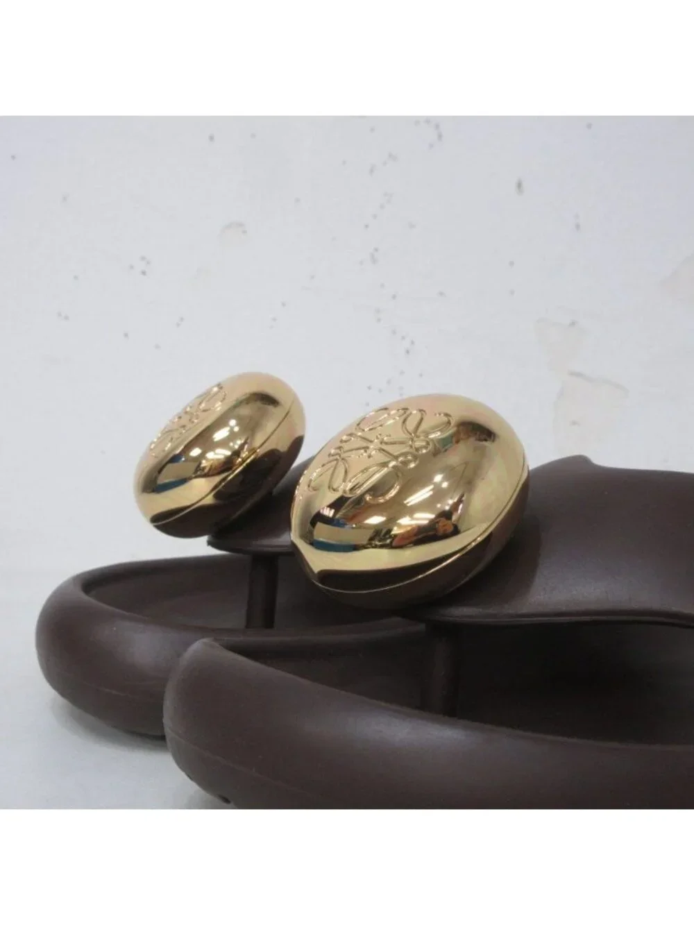 Loewe Pebble Thong Sandals Shoes Thick Sole Design Brown